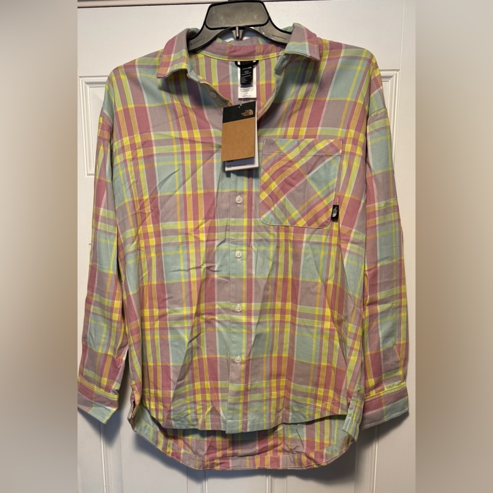The north face women’s L junction woven shirt- nwt